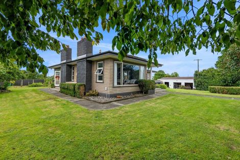 Photo of property in 19 Clifford Road, Eltham, 4322