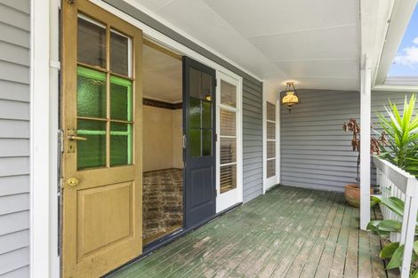 Photo of property in 9 Kamaka Road, Mangere Bridge, Auckland, 2022