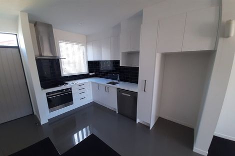 Photo of property in 4/50 Ocean View Road, Northcote, Auckland, 0627