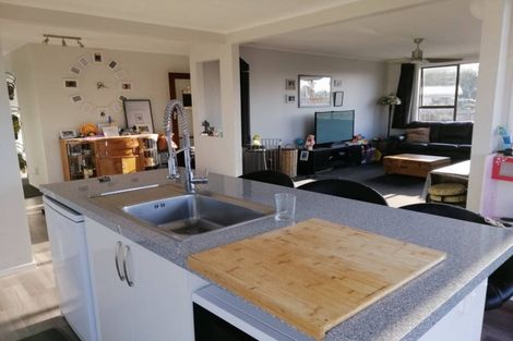 Photo of property in 6 Kamahi Avenue, Hawera, 4610