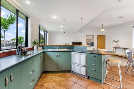 Photo of property in 32 Mary Street, Winton, 9720