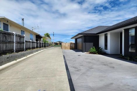 Photo of property in 63 Wairau Road, Oakura, 4314