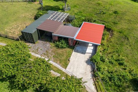 Photo of property in 205 Taylors Road, Otaki, 5583