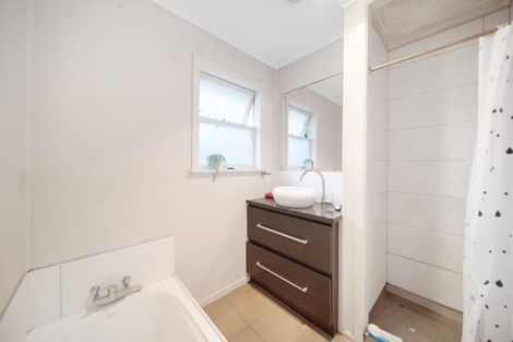 Photo of property in 20 Ronald Place, Manurewa, Auckland, 2102