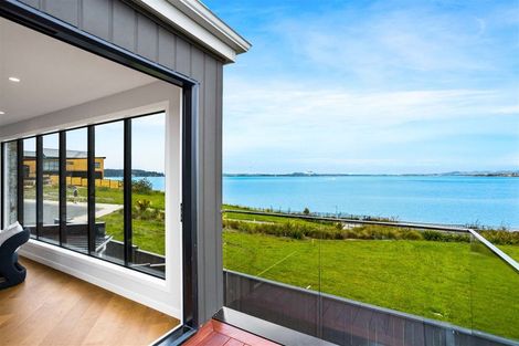 Photo of property in 5 Seawind Way, Hobsonville, Auckland, 0616