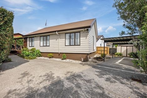 Photo of property in 2/13 De Quincey Terrace, Highland Park, Auckland, 2010