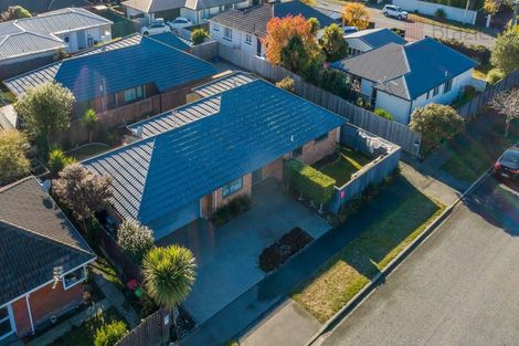 Photo of property in 2 Kirsten Place, Parklands, Christchurch, 8083