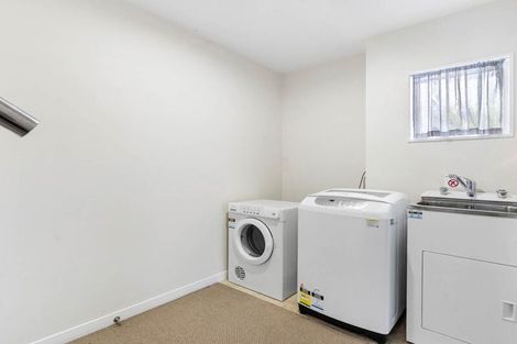 Photo of property in 30a Schnapper Rock Road, Schnapper Rock, Auckland, 0632