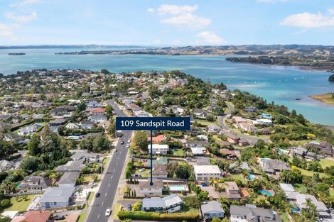 Photo of property in 109 Sandspit Road, Shelly Park, Auckland, 2014