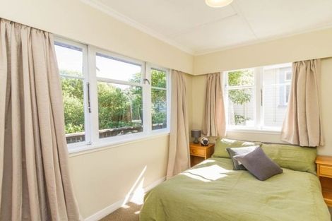 Photo of property in 2 Curtis Street, Northland, Wellington, 6012