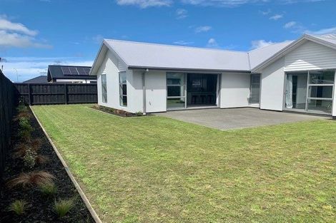 Photo of property in 10 Mccahon Drive, Rangiora, 7400