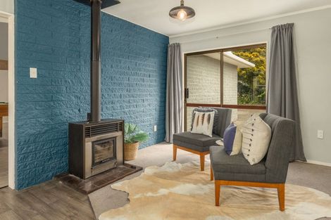Photo of property in 10 Graham Grove, Waikanae, 5036