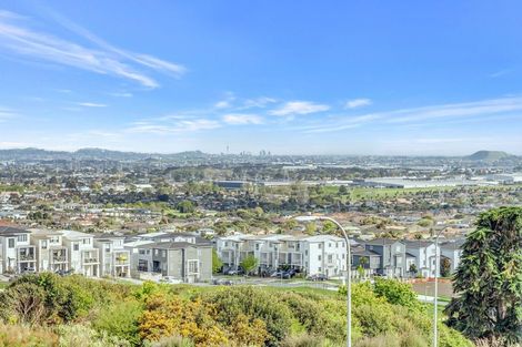 Photo of property in 25 Elevation Street, Flat Bush, Auckland, 2019
