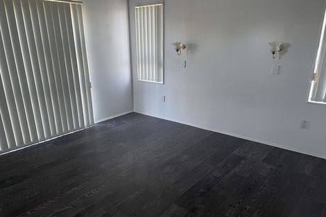 Photo of property in 31 Newington Road, Henderson, Auckland, 0612