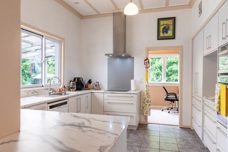 Photo of property in 16 Chamberlain Street, Dannevirke, 4930