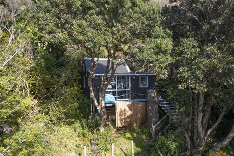 Photo of property in 73 Piha Road, Piha, New Lynn, 0772