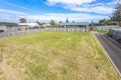 Photo of property in 43 Seagrass Place, Otaki Beach, Otaki, 5512