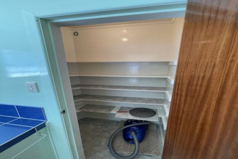 Photo of property in 76 Stewart Drive, Newlands, Wellington, 6037