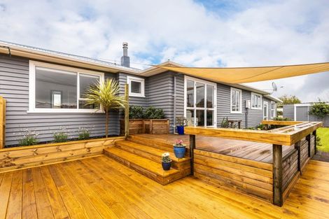 Photo of property in 18 Pukatea Street, Inglewood, 4330