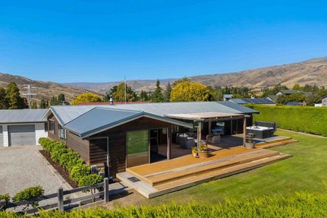 Photo of property in 1 Hall Road, Bannockburn, Cromwell, 9384