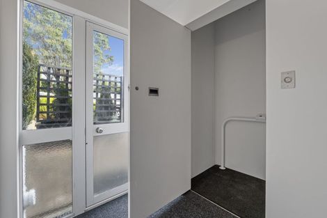 Photo of property in 75 Belt Road, New Plymouth, 4310