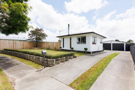 Photo of property in 3 Forbes Place, Kelvin Grove, Palmerston North, 4414