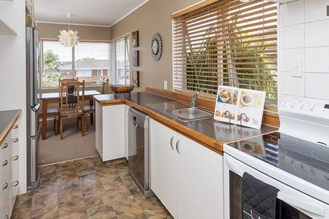 Photo of property in 8 Megan Avenue, Pakuranga Heights, Auckland, 2010