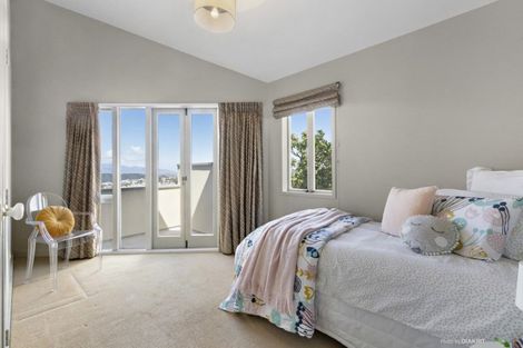 Photo of property in 53 Harbour View Road, Northland, Wellington, 6012