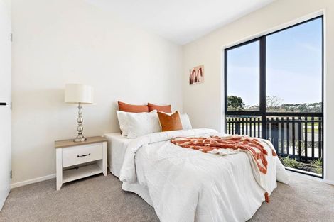 Photo of property in 33 Paretao Street, Massey, 0614