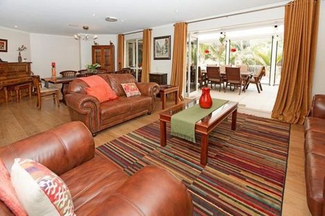 Photo of property in 36 Kittiwake Drive, Schnapper Rock, Auckland, 0632
