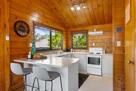 Photo of property in 58b William Bayes Place, Red Beach, 0932