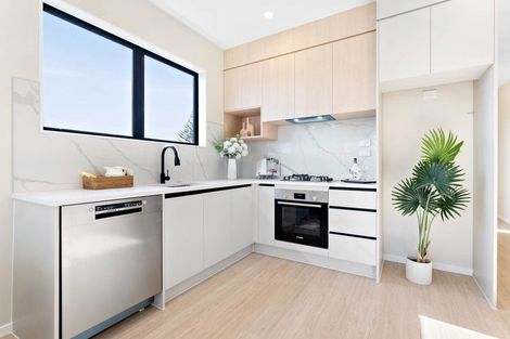 Photo of property in 33 Paretao Street, Massey, 0614