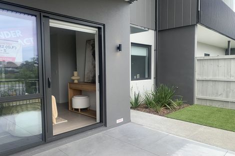 Photo of property in 2/18 Paraone Crescent, Takanini, 2112