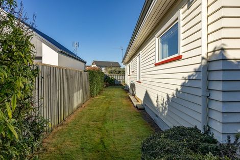 Photo of property in 102 Wairakei Road, Bryndwr, Christchurch, 8052