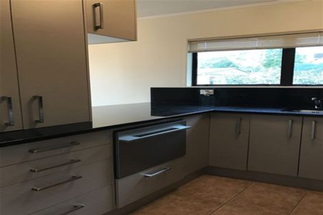 Photo of property in 8a Croydon Road, New Lynn, Auckland, 0600