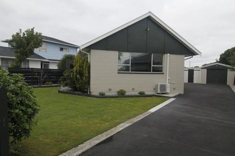 Photo of property in 27 Lamorna Road, Parklands, Christchurch, 8083