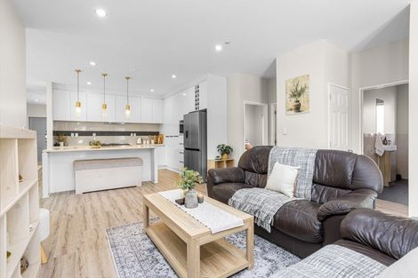 Photo of property in 32 Rishworth Avenue, Stanmore Bay, Whangaparaoa, 0932