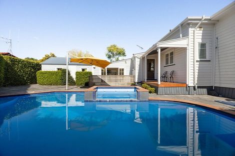 Photo of property in 110 Victoria Street, Cambridge, 3434