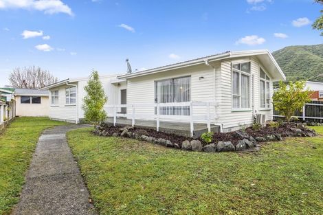 Photo of property in 7 Denver Grove, Totara Park, Upper Hutt, 5018