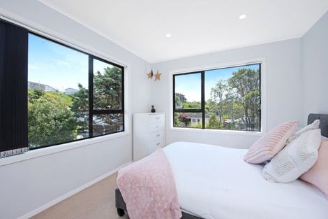 Photo of property in 21 Trebann Street, Paparangi, Wellington, 6037