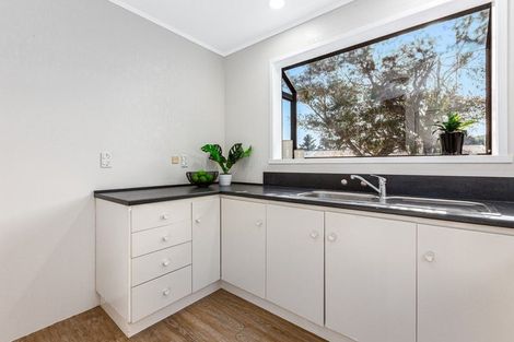 Photo of property in 11 Cleat Street, Whitby, Porirua, 5024