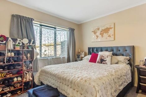 Photo of property in 1 Cairnsvale Rise, Manurewa, Auckland, 2105