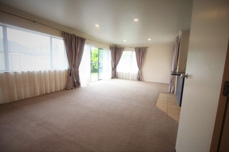 Photo of property in 61 Armoy Drive, East Tamaki, Auckland, 2016
