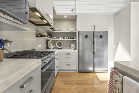 Photo of property in 66-66a Kuratawhiti Street, Greytown, 5712