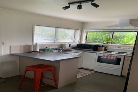 Photo of property in 1/21 Target Road, Totara Vale, Auckland, 0629