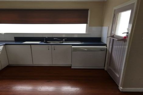 Photo of property in 16 Rathgar Road, Henderson, Auckland, 0610