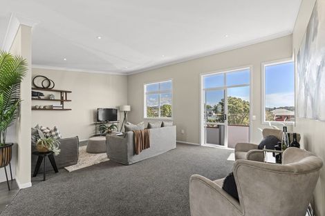 Photo of property in 9 Calvert Road, Moturoa, New Plymouth, 4310