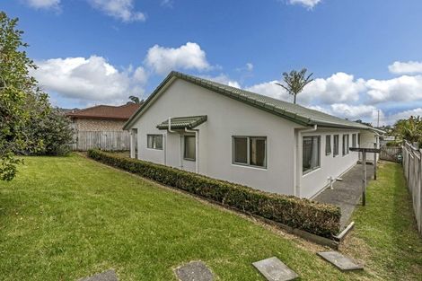 Photo of property in 6 Reybert Place, Massey, Auckland, 0614