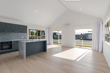 Photo of property in 2 Tokoroa Road, Tairua, 3508
