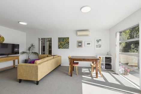 Photo of property in 24a Kellsmere Crescent, Island Bay, Wellington, 6023